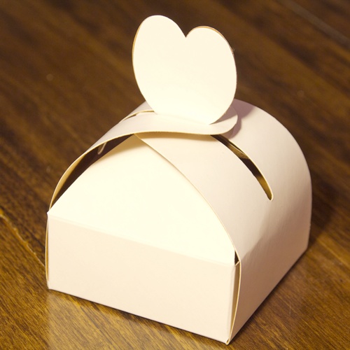 Caja de bombones manija corazón 7,5 cm
